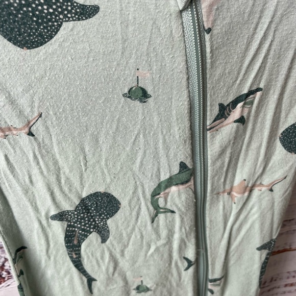 Kyte Baby // Sage Shark Bamboo Footie with Foldover Mitten Cuffs - Picture 4 of 7